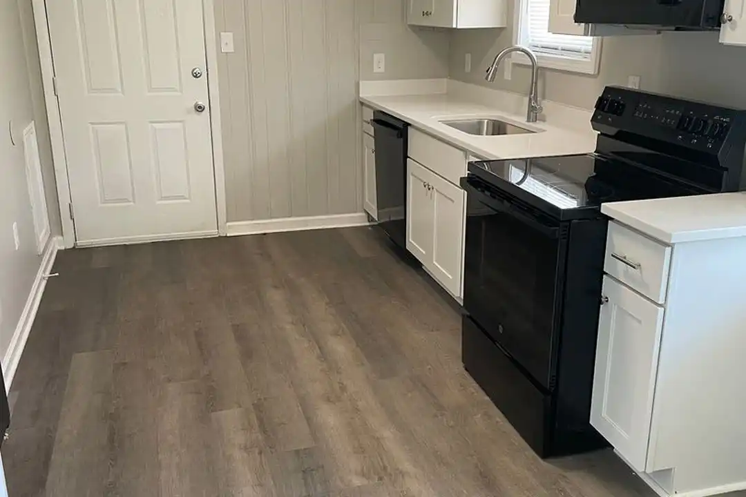1654 E 23rd St - View 6