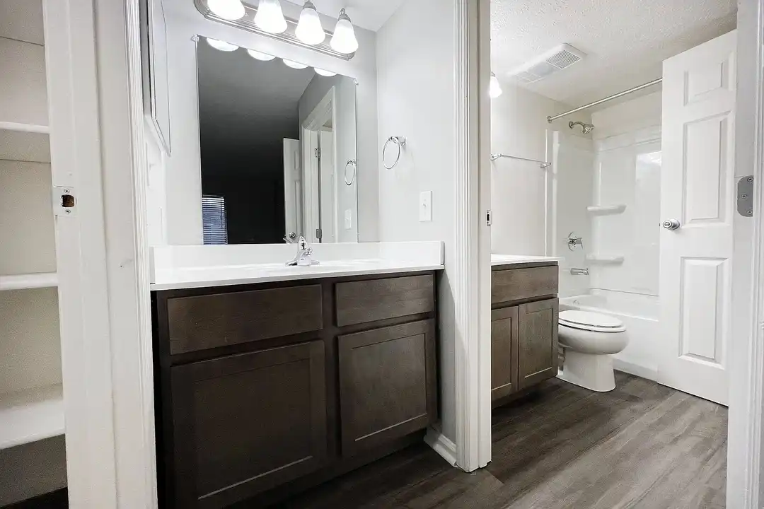 Deercross Apartments – photo 1