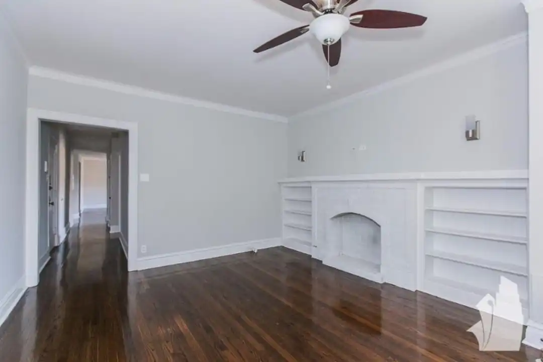 5158 N Leavitt St - View 2