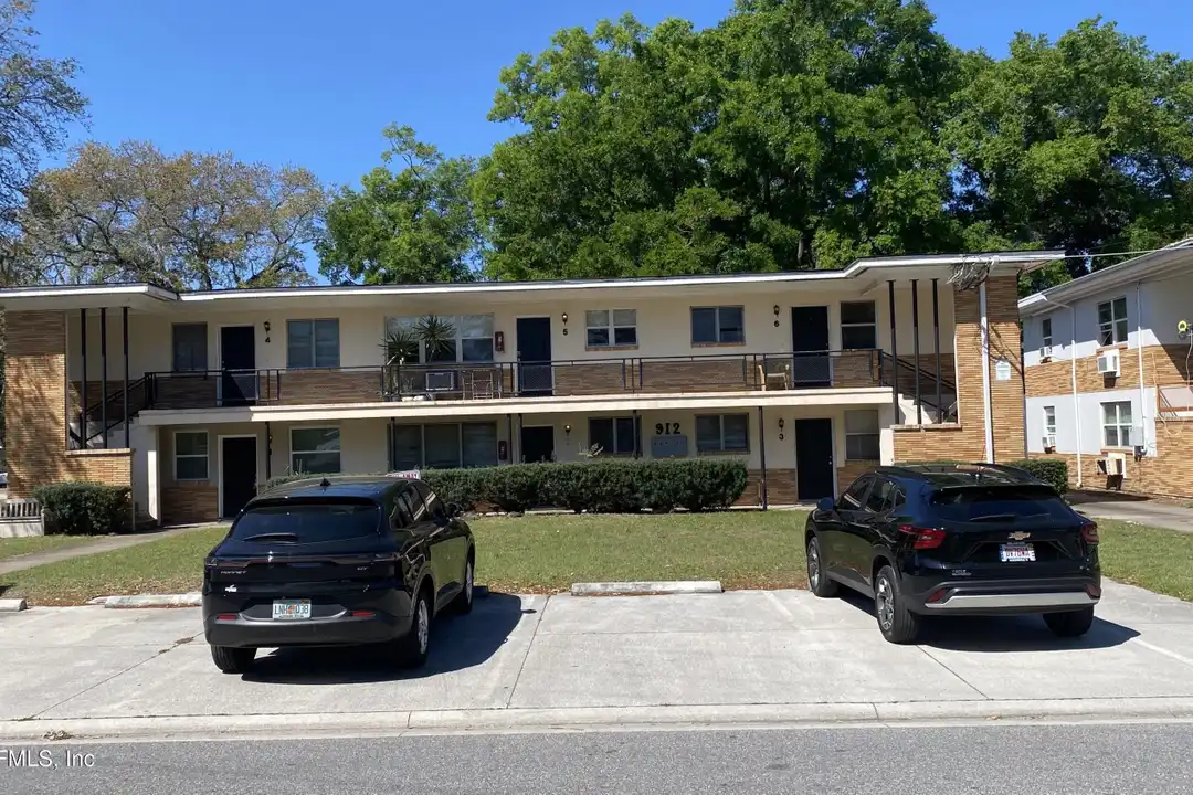 912 Arco Dr #1 – pohled 2