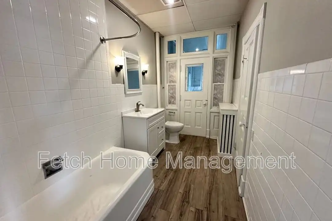 701 Walnut St unit 1 - View 6