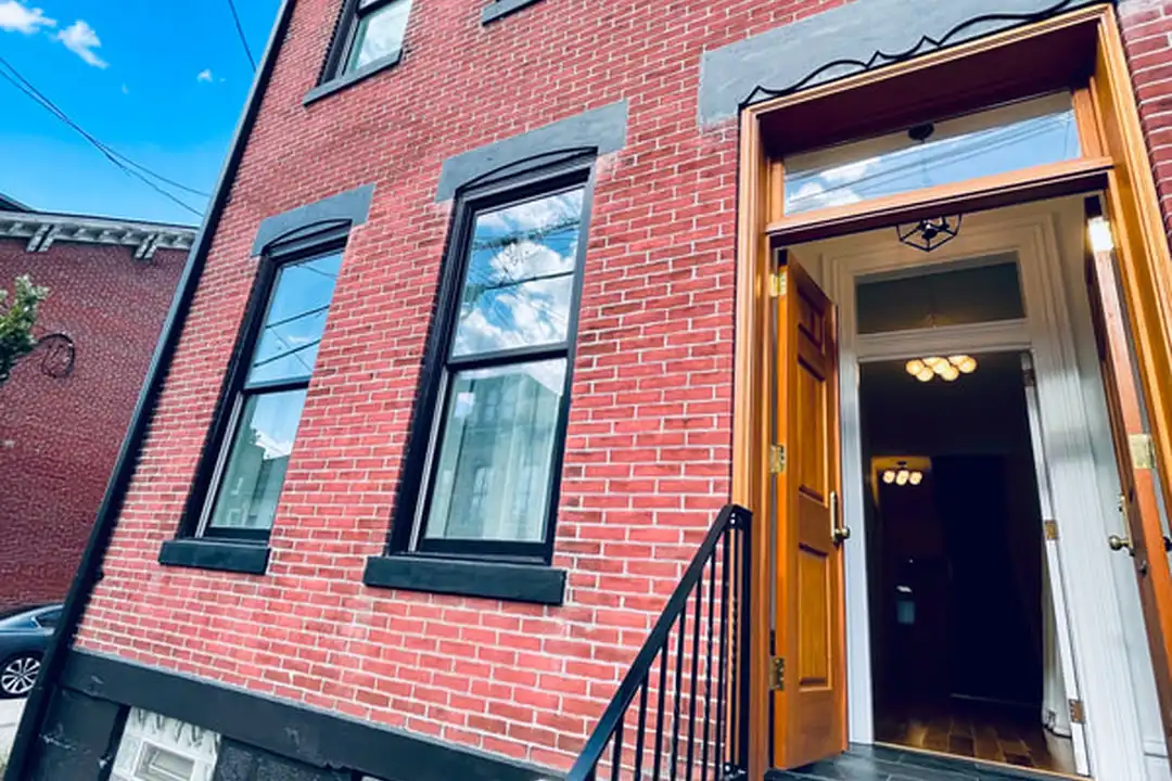 243 45th St – photo 1