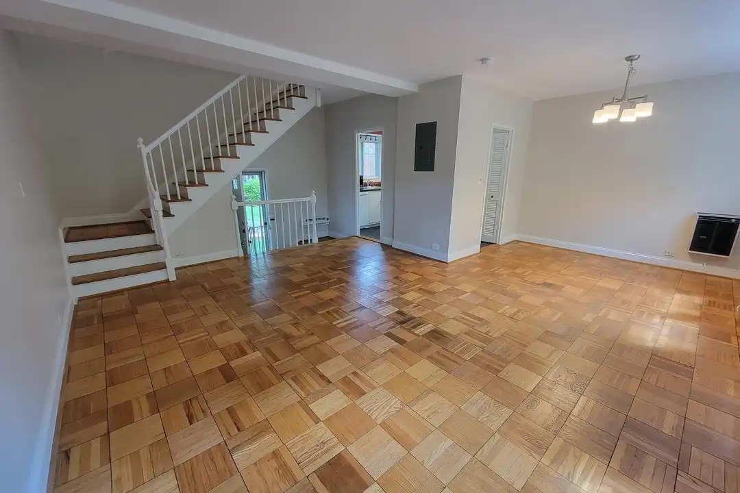 Apartment in Alexandria - View 4