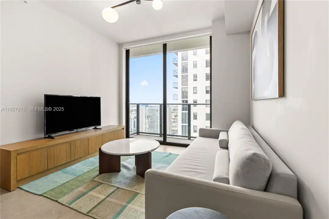 11 NE 6th St #3213 – pohled 2