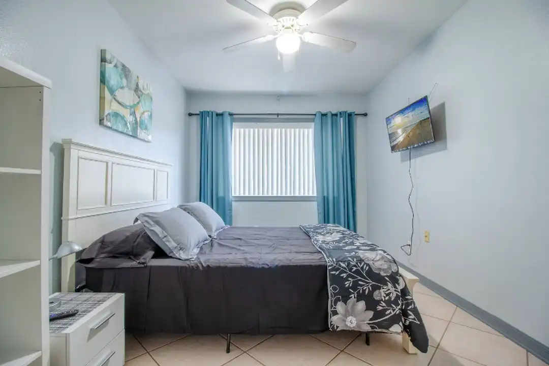 1815 Larkin Ave – pohled 4