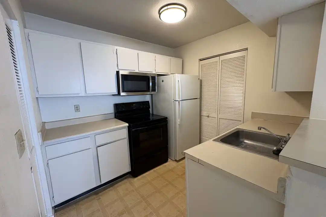 11550 Westwood Blvd unit 1215 1CLIENTESREALTYMIAMIGROUPCOM - View 5