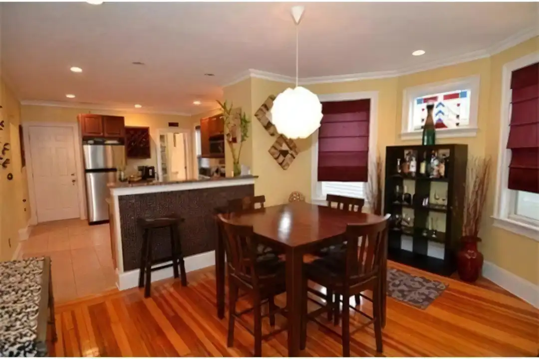17 Pond St unit 3 - View 4