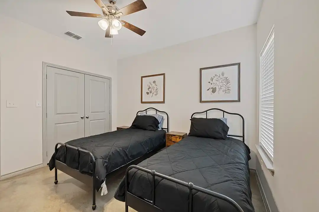 Lindale Landing North/South - View 6