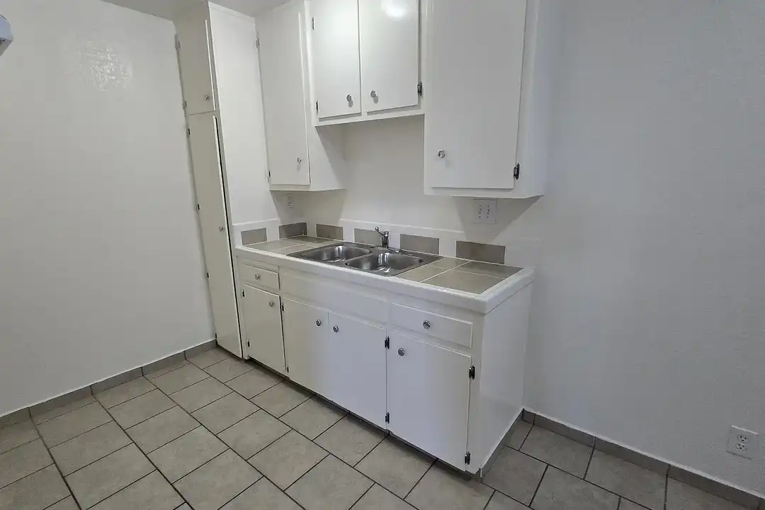 Apartment in El Monte - More