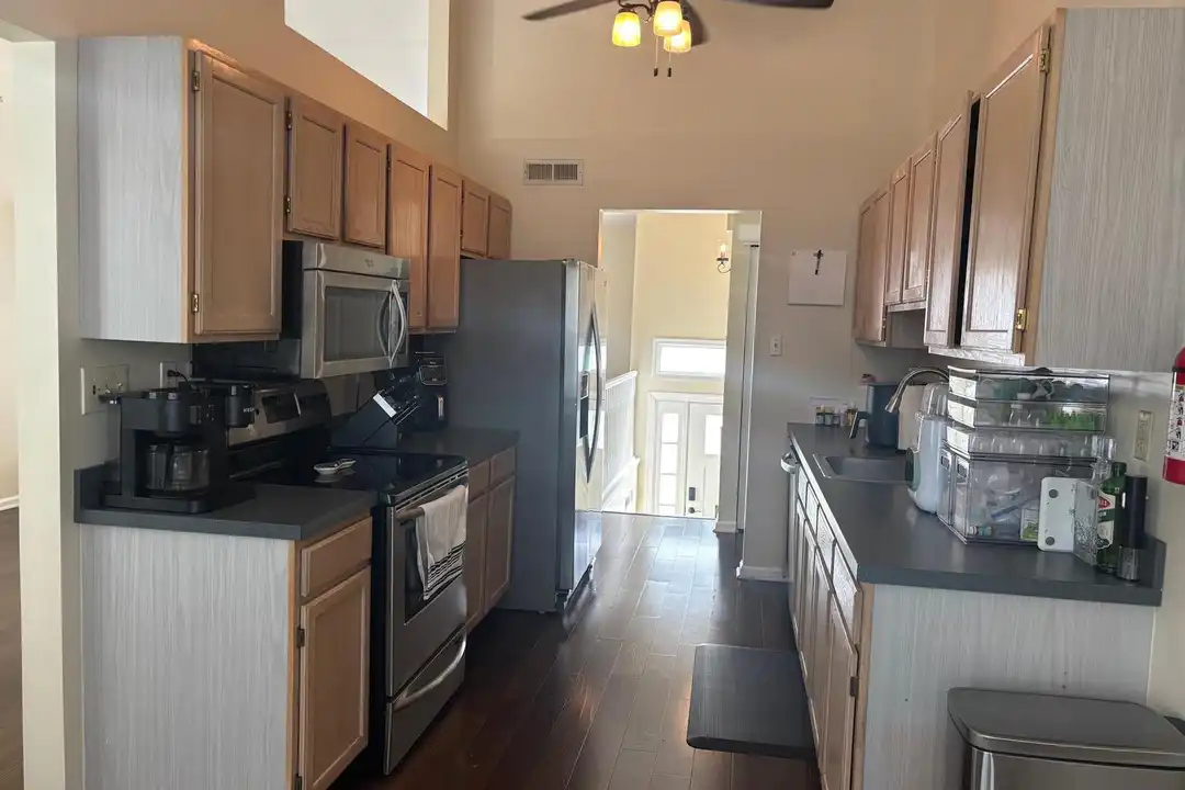 30 Country Ln - View 5