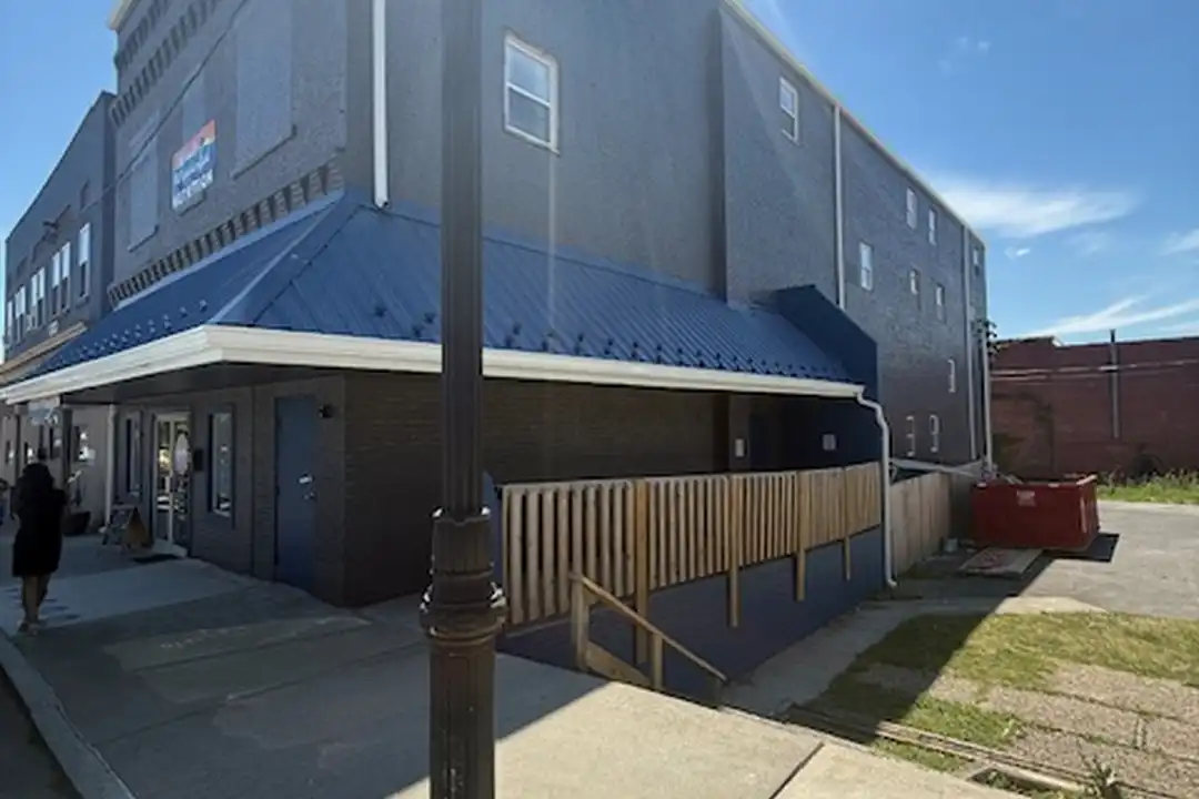 349 Mercer St unit 1 - More