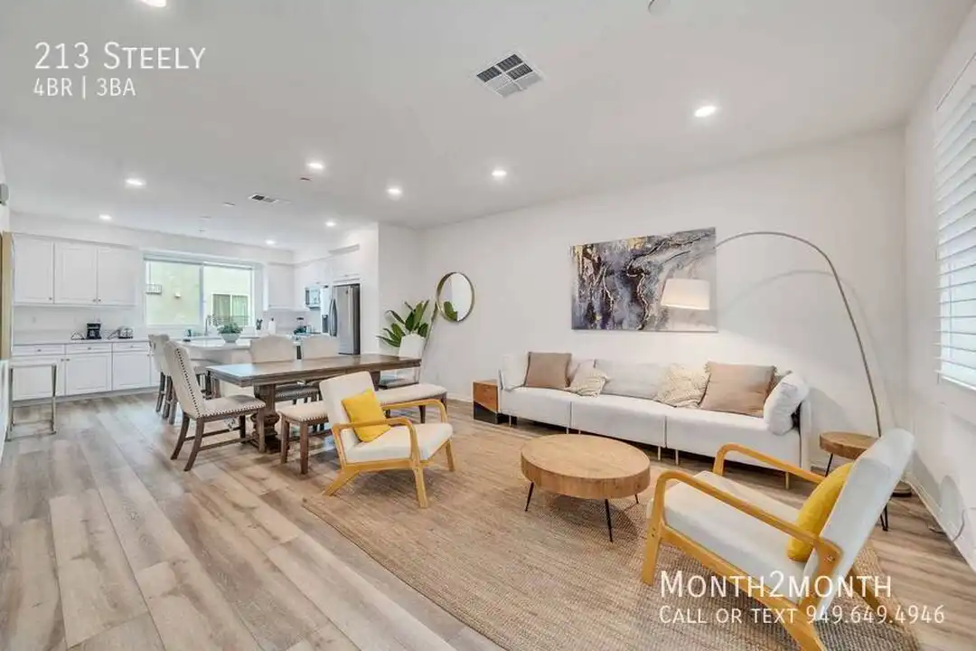 Apartment in Irvine - View 2