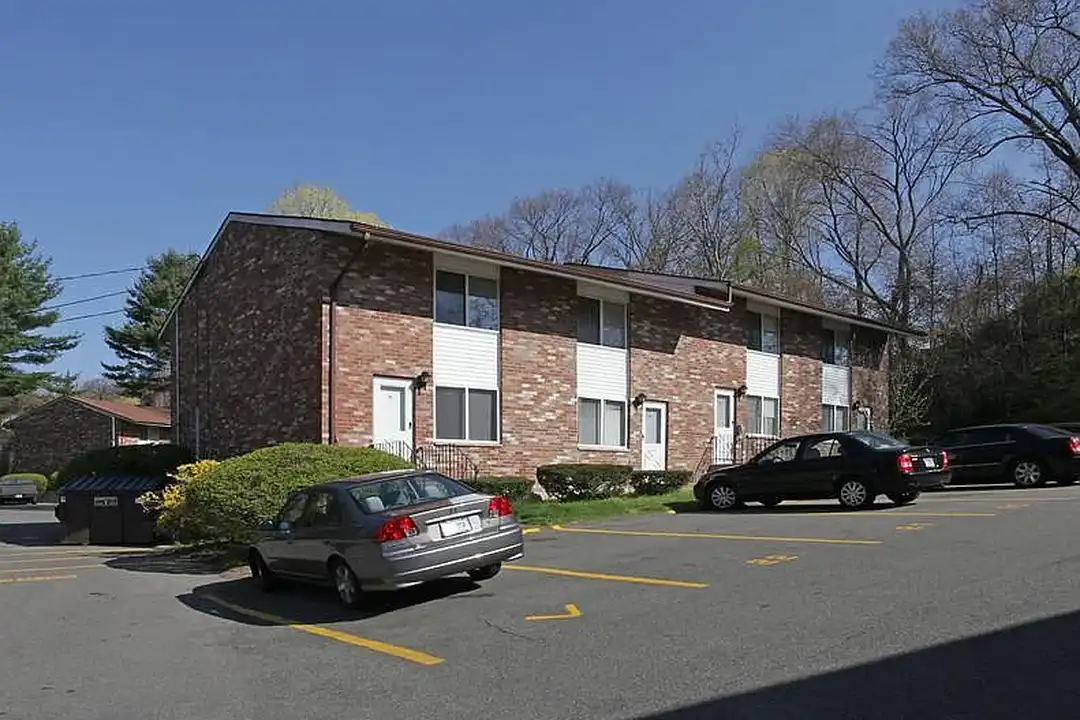 Brookside Gardens Apartments – photo 1 of 15