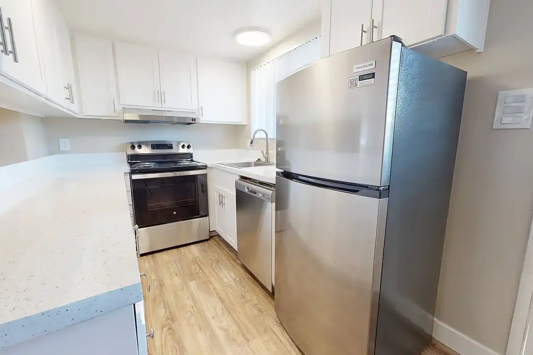 Holiday Gardens Apartments - View 2