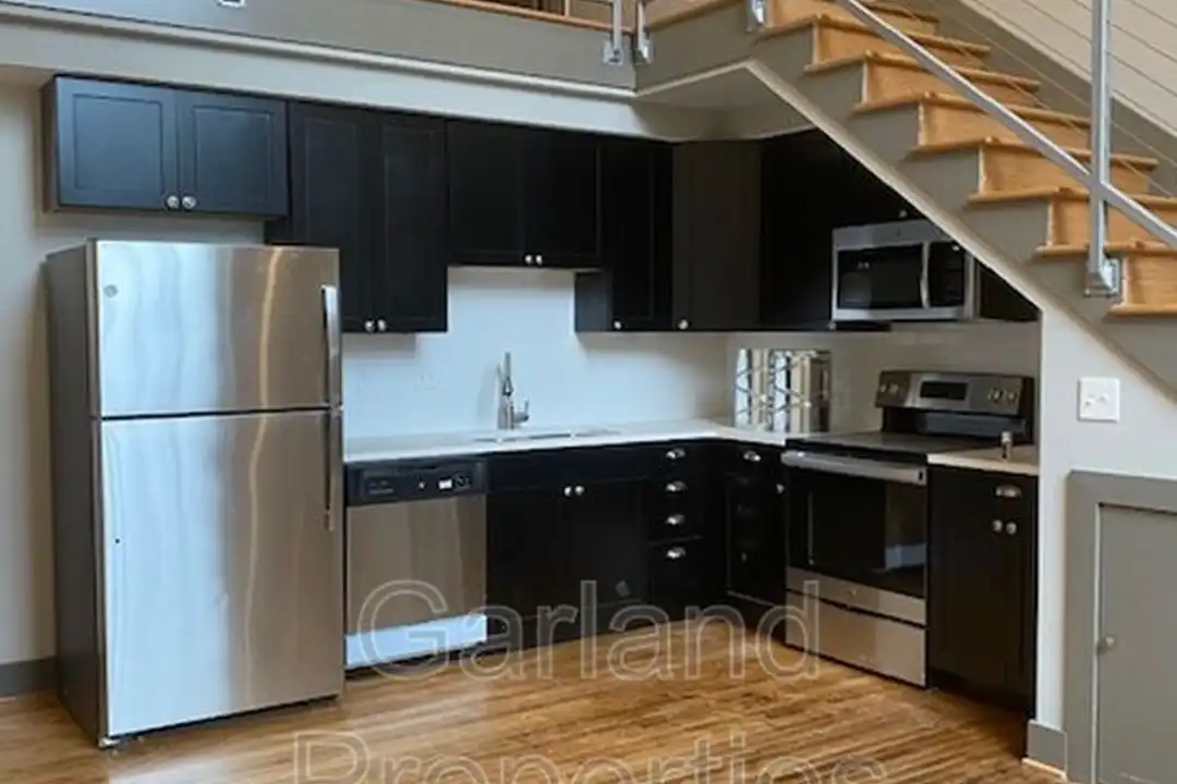 821 Salem Ave SW unit 4 – photo 1