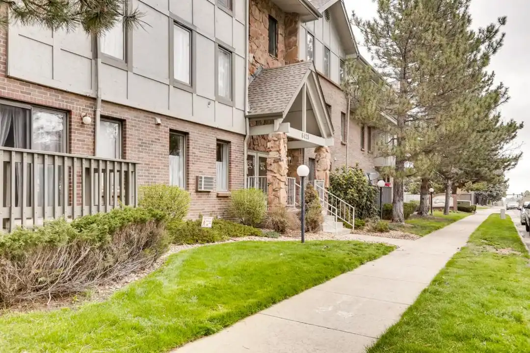 6425 S Dayton St unit 107 - View 2