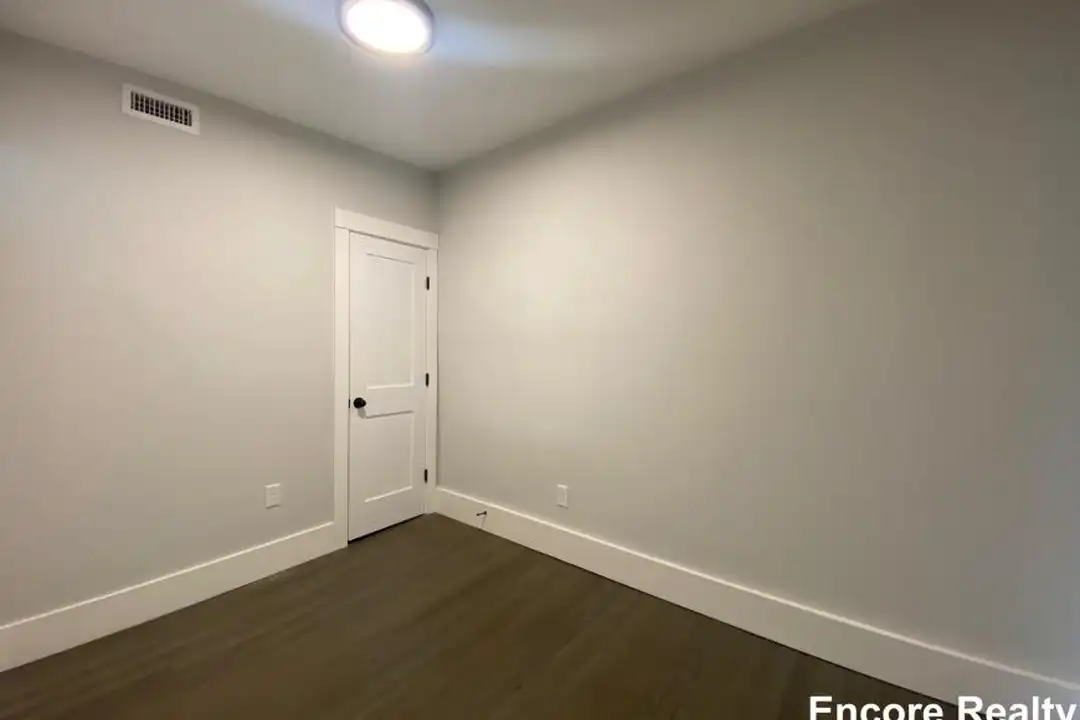 118 Marginal St - More
