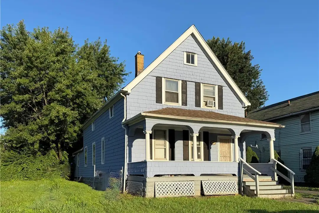 3672 E 48th St – photo 1