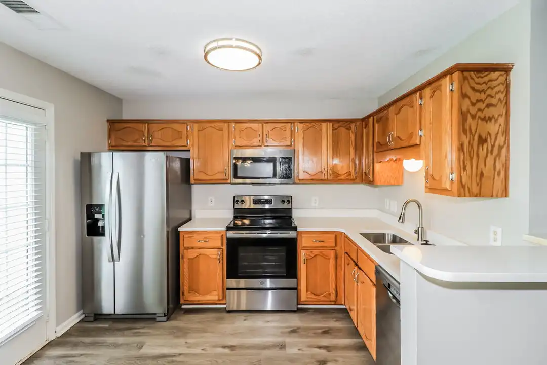 10000 Houston Birch Dr – další