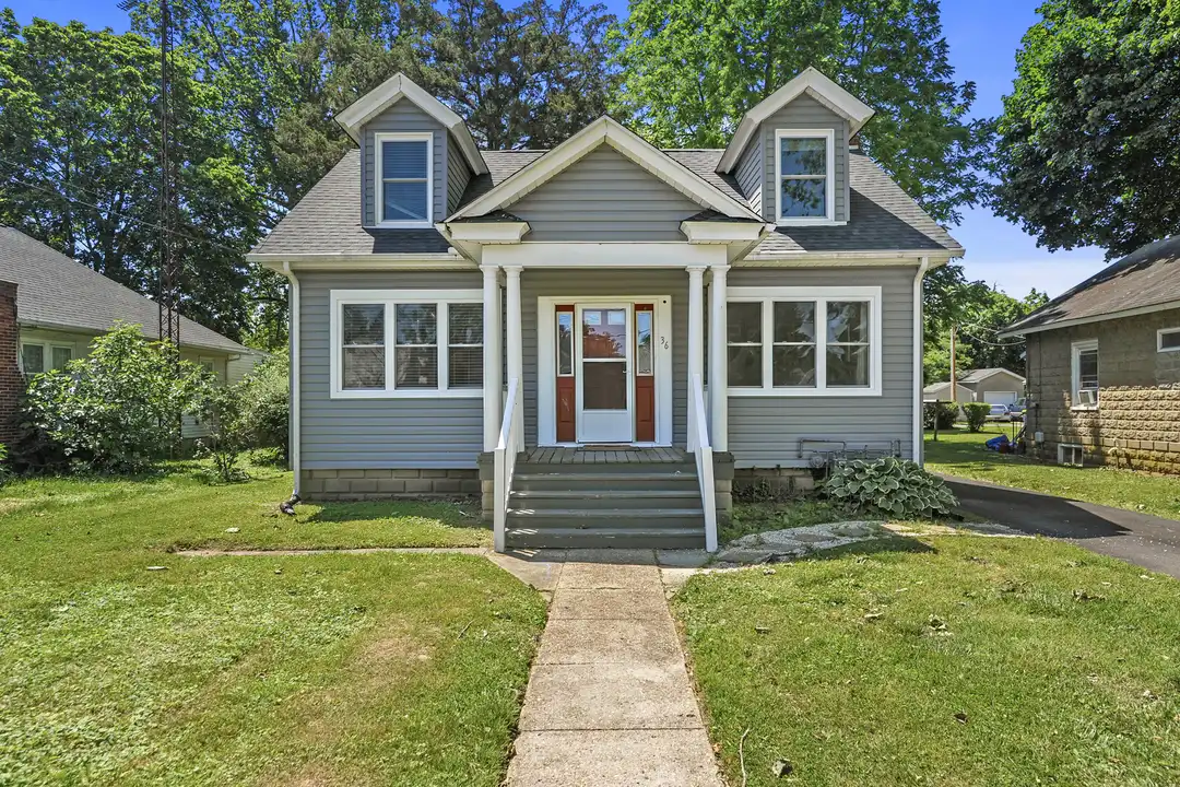 36 Pine St unit A – photo 1