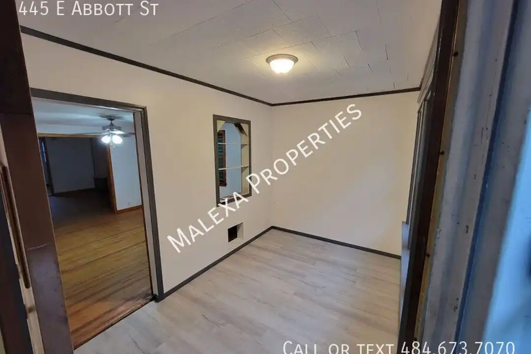 445 E Abbott St – photo 1 of 10