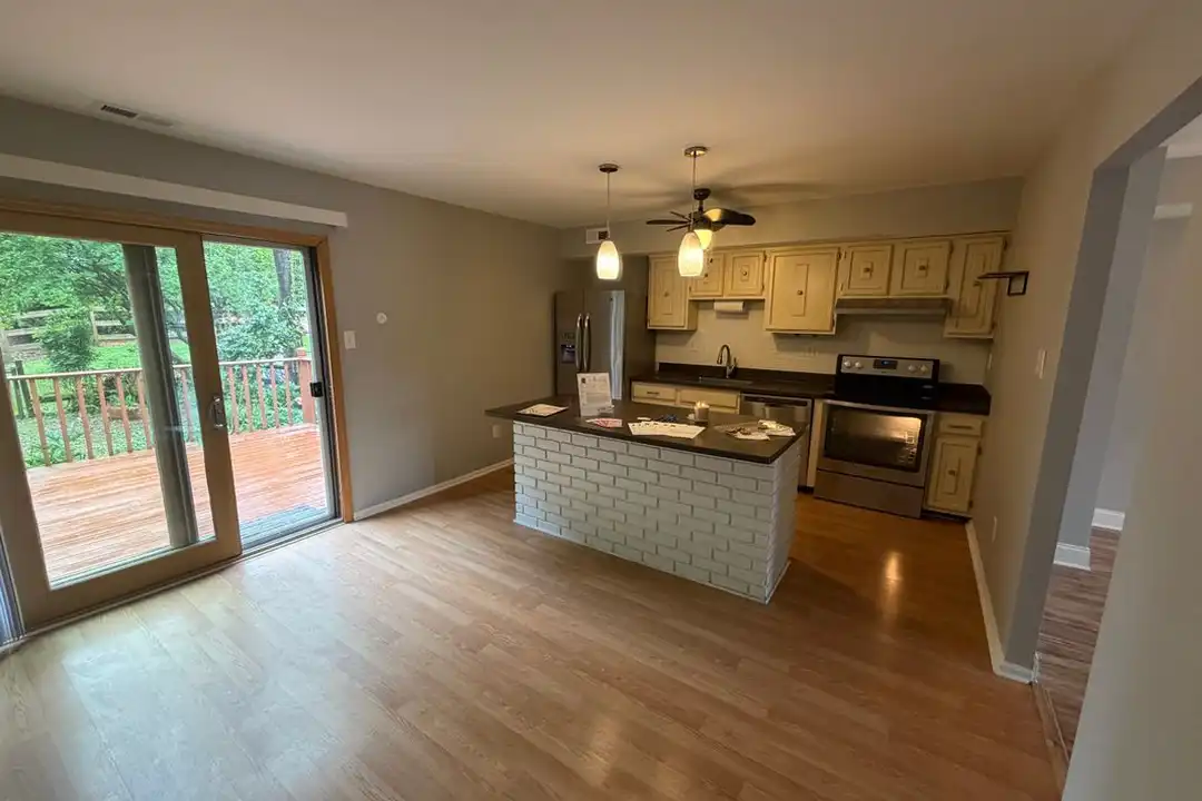 3217 Stockton Pl - View 5