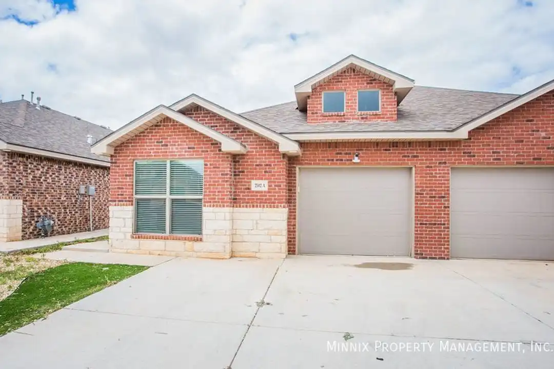 2102 Langford Ave – photo 1