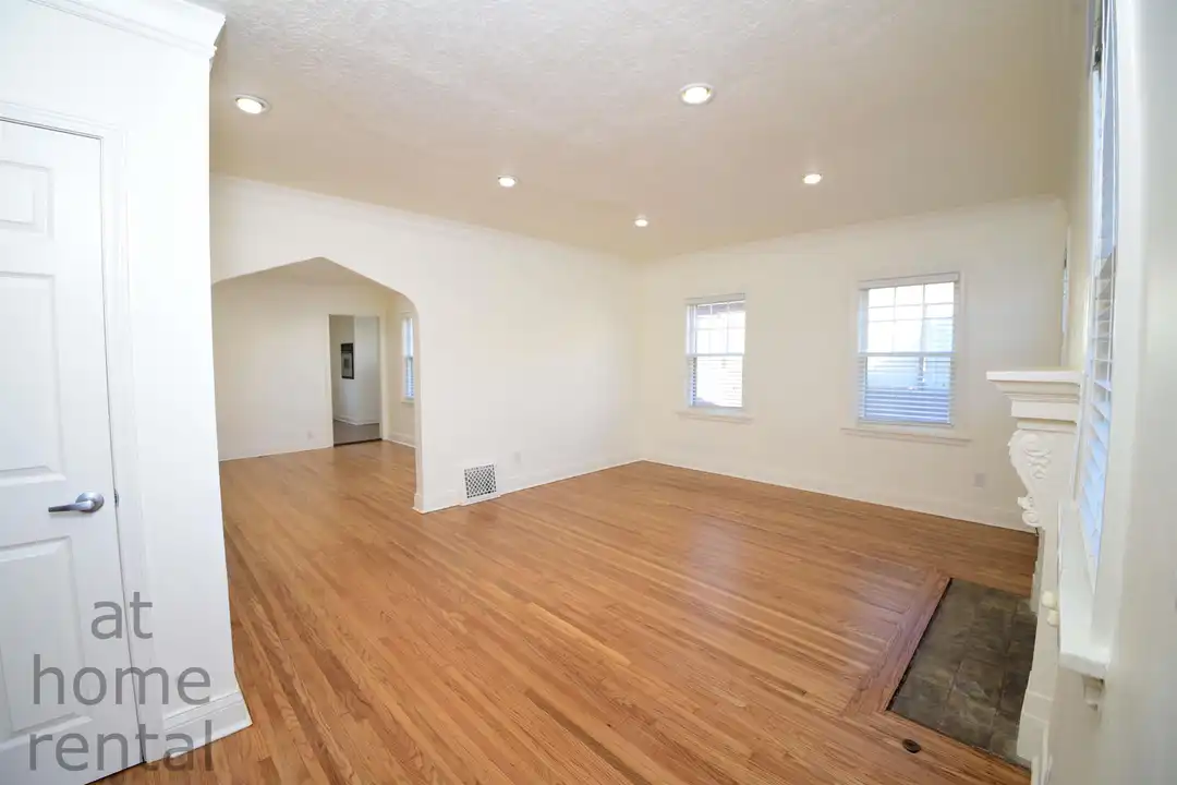 1740 S Yorktown Ave - View 3