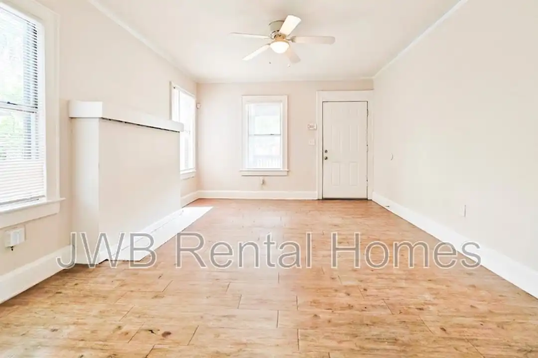 33 W 55th St – pohled 6