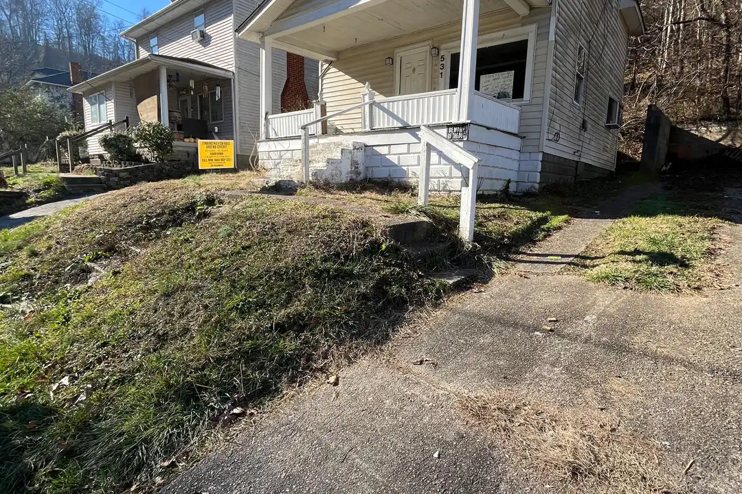 531 4th St – photo 1 of 14