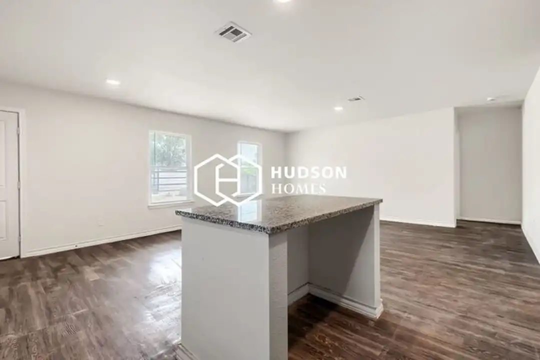 2624 E Cornell St - View 5