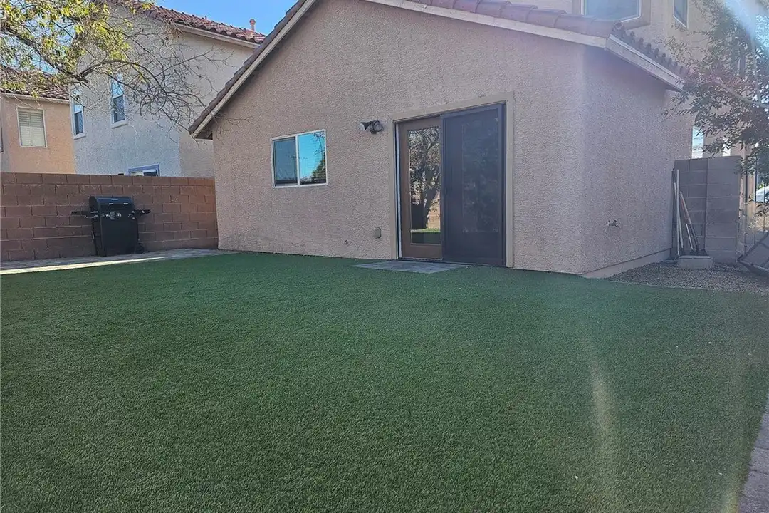 5064 Whistling Acres Ave - More