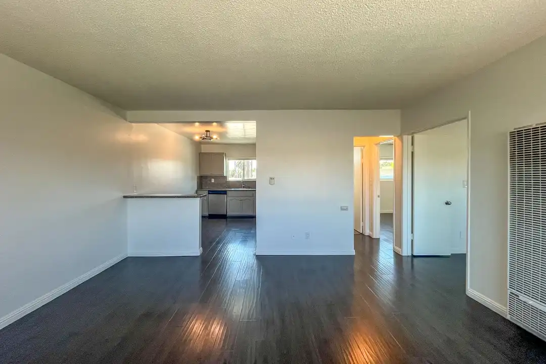 1335 Stanley Ave unit 06 – photo 1