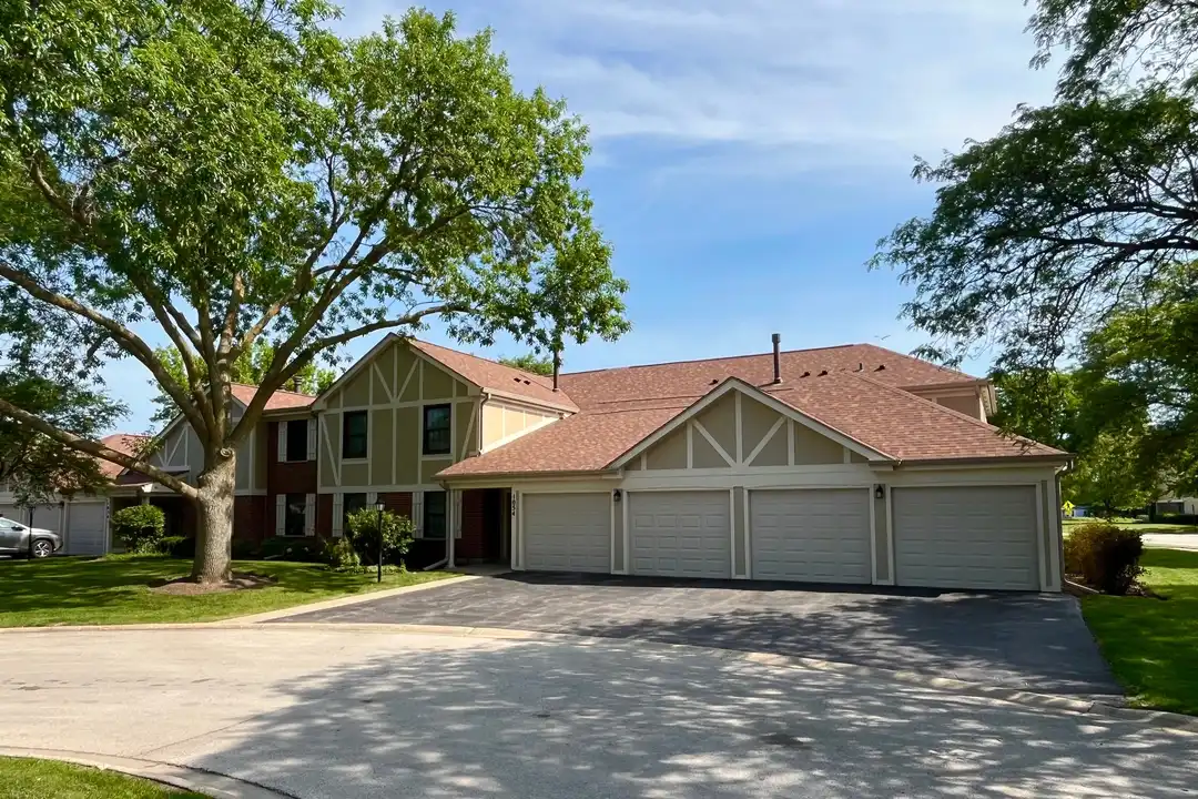 1054 Deerpath Ct unit C2 – photo 1