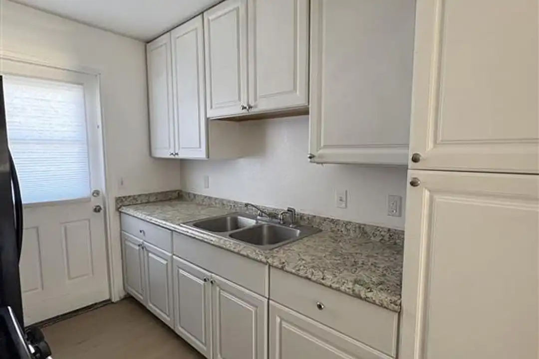 787 Cherry Ave unit Unit 4 - View 2