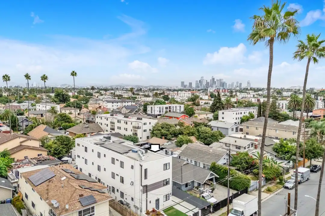 1543 W 37th Pl unit 1543 - Rm 203 - View 6