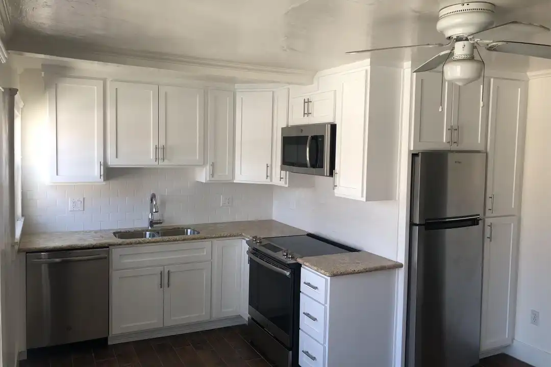 1055 E Ocean Blvd unit J – photo 1