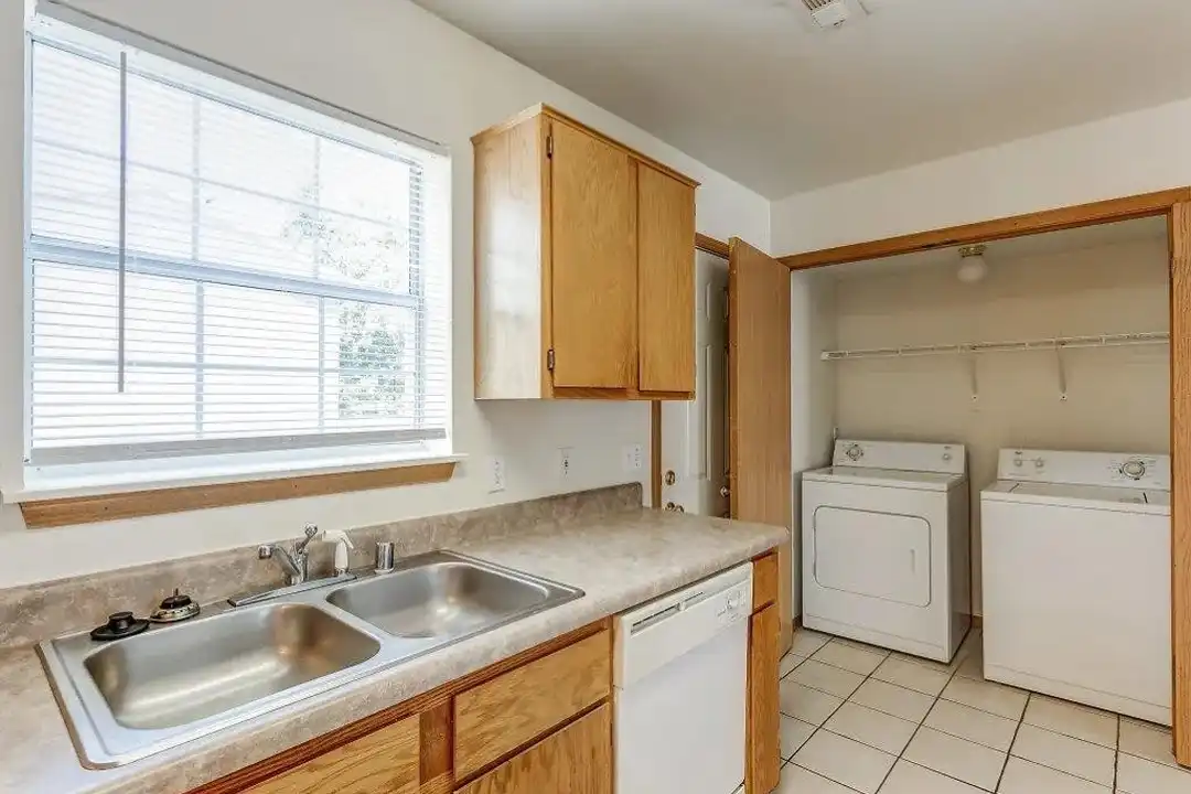 1825 Pleasant Woods Dr unit 1825 - View 3