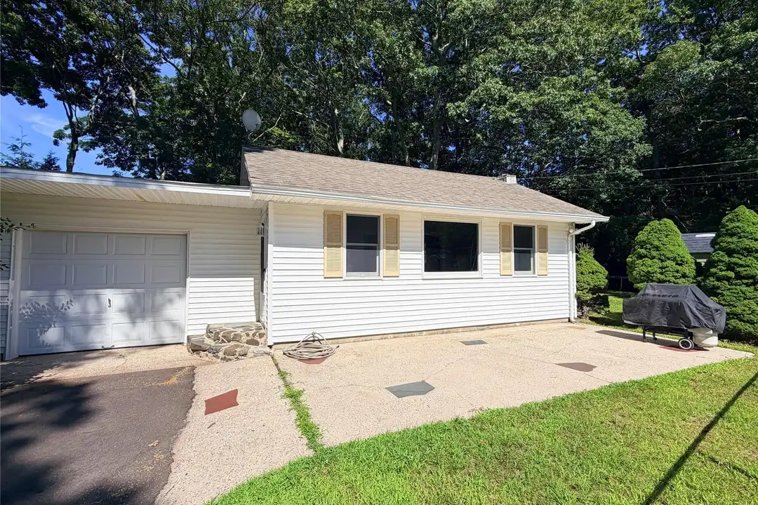 40 Hampton St – photo 1 of 15