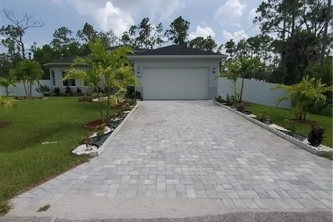 603 W 9th St - View 2