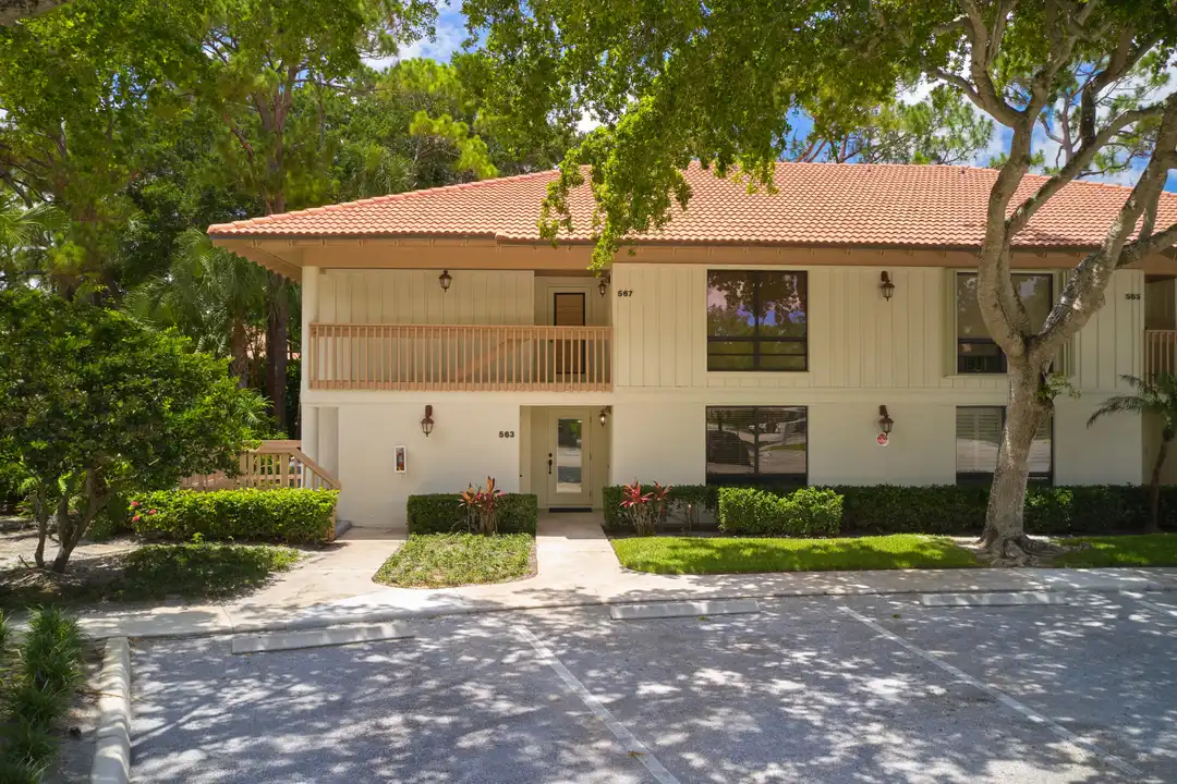 563 Brackenwood Pl - View 4