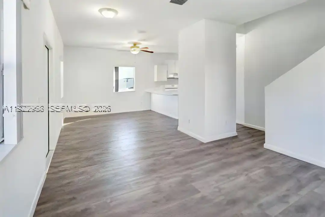 5610 SW 43rd St - View 6