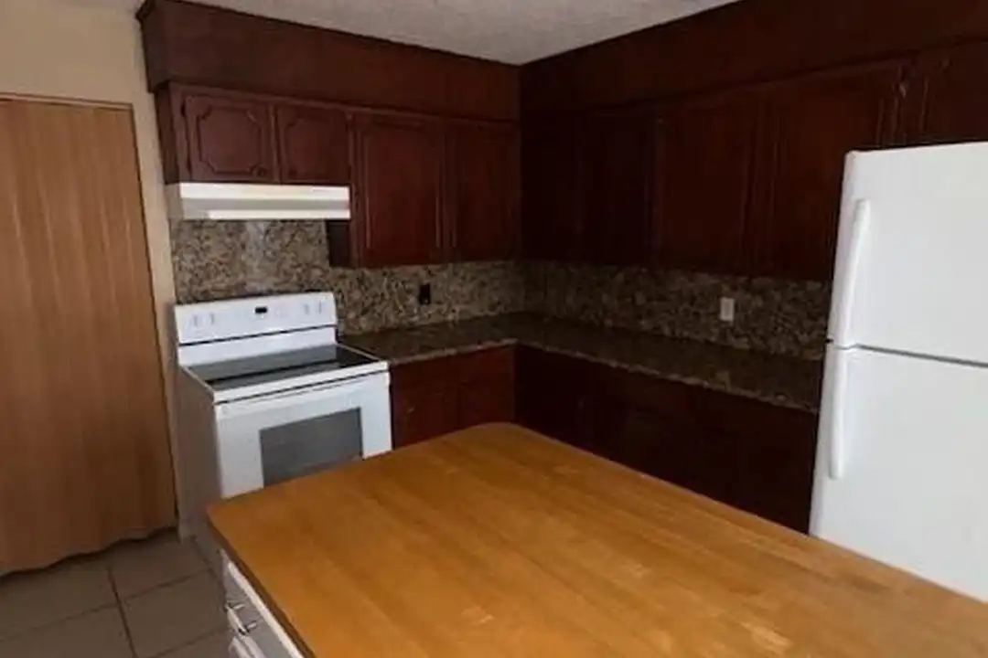 1128 Los Ebanos Rd - View 5
