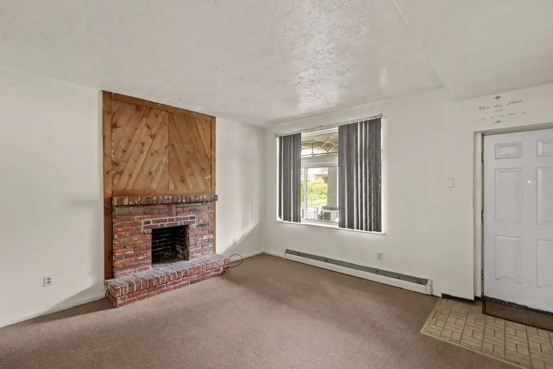2232 Woodstock Ave unit 2232 Woodstock Avenue - Apt #1 - View 6