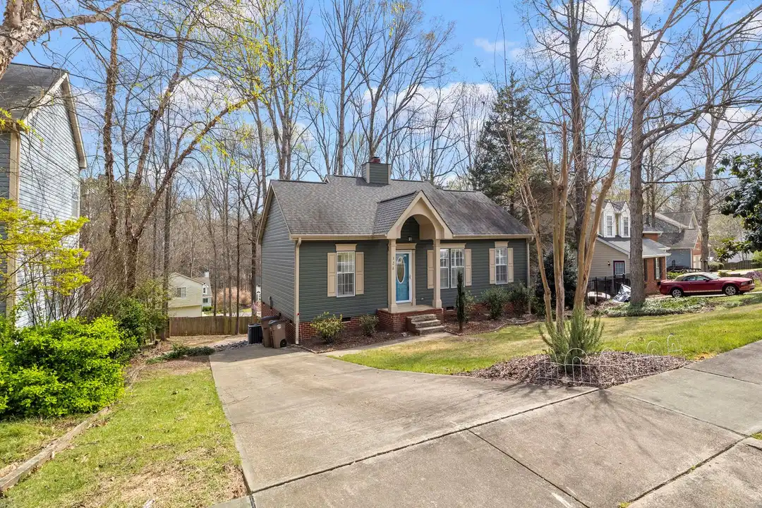 328 Glencoe Dr - View 2
