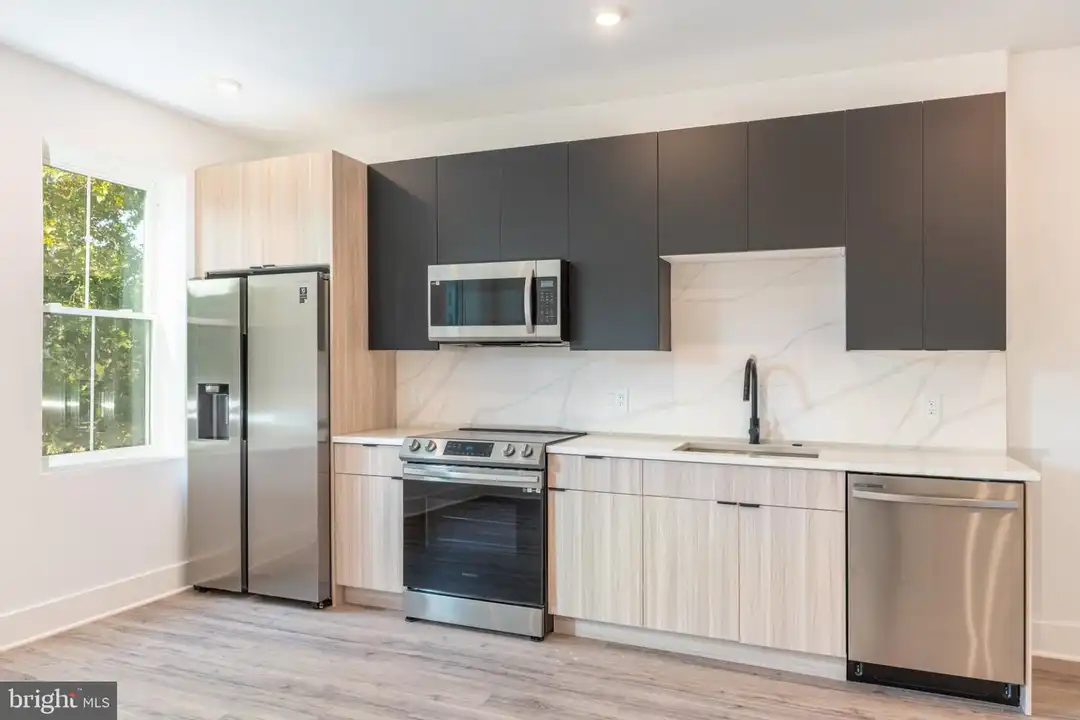 2339 N College Ave unit 1 - View 4