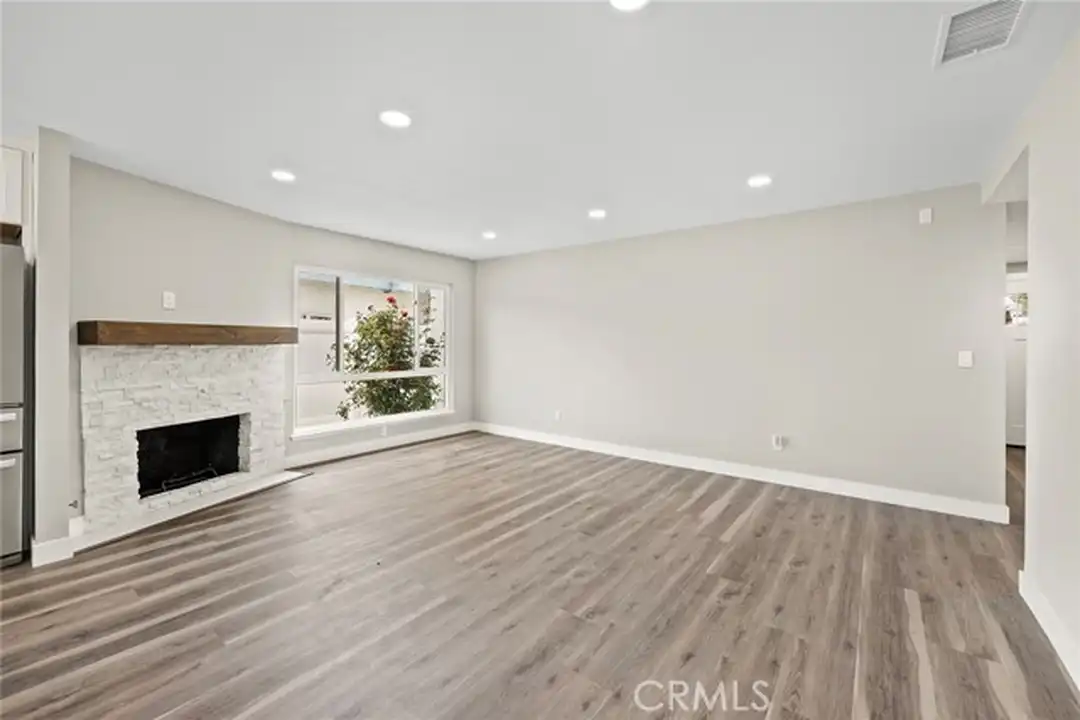 5032 E Holbrook St - View 4