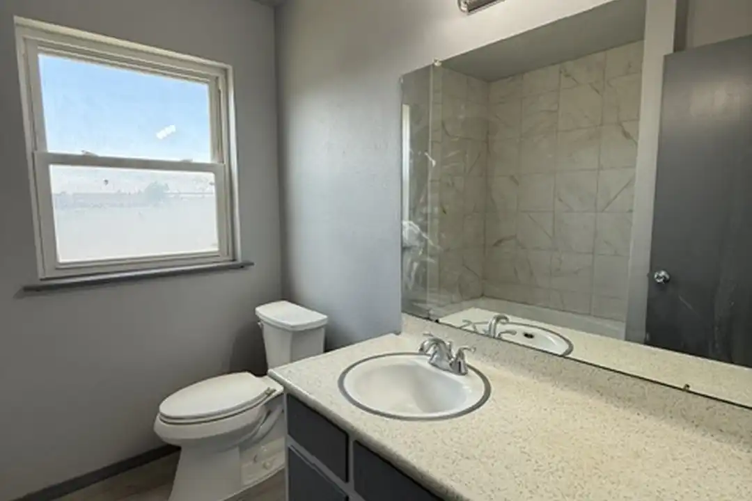 5440 48th St - View 6