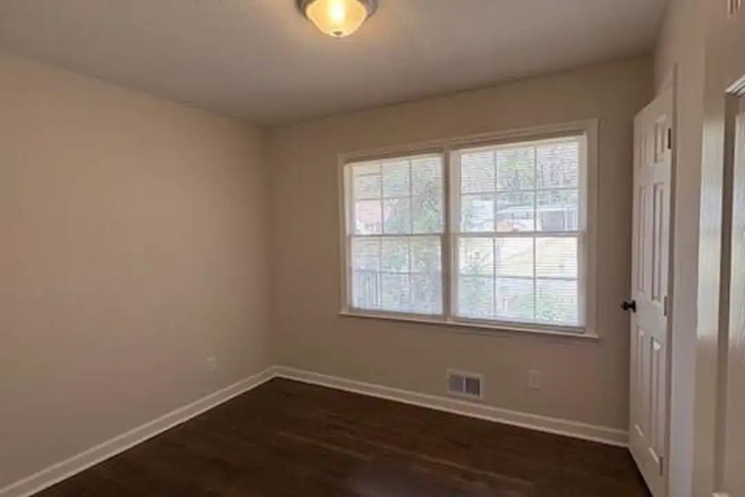 2068 Kenwood Pl SE - View 5