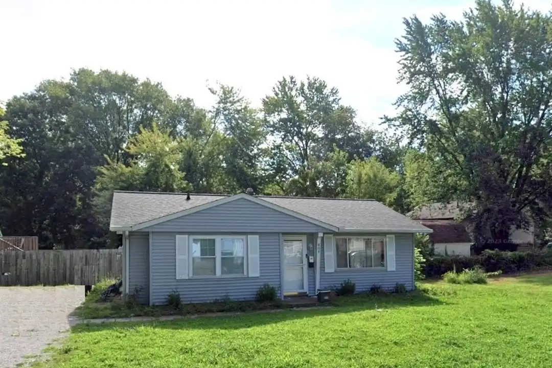 805 Juniper Dr – photo 1